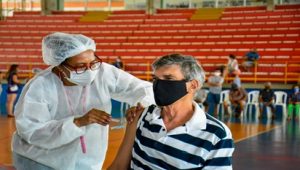 02 FOTO 080222021 Manaus registra novo recorde de vacinados e queda no numero de sepultamentos 300x170 1