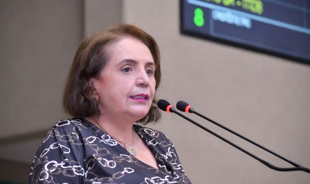 02 Dep. Therezinha Ruiz O combate aI violeI ncia sexual contra criancI as e adolescentes seraI debatido em AudieI ncia PuI blica na Aleam 640x380 1