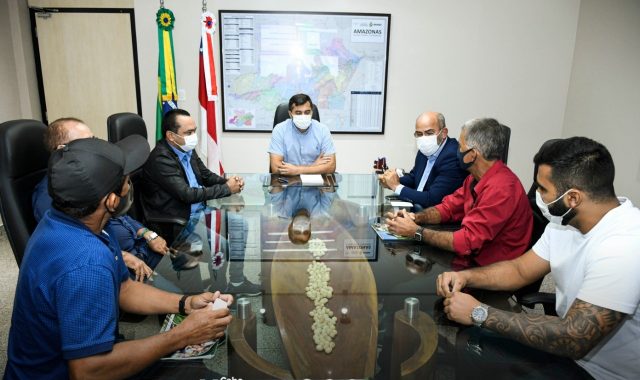 04 Dep. Cabo Maciel reuI ne com Governador que anuncia novas acI oI es para Itacoatiara 640x380 1