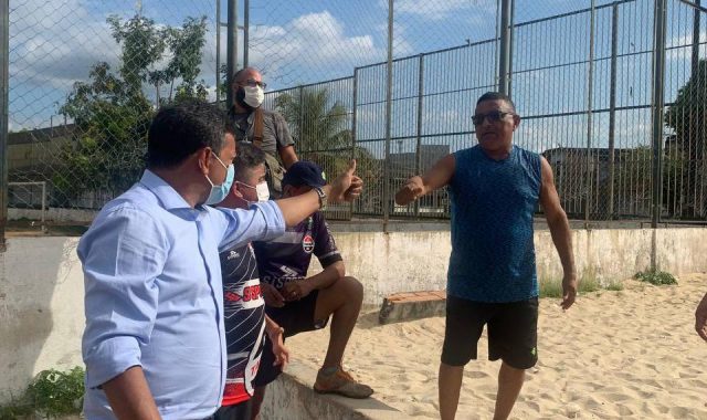 03 Dep. Felipe Souza indica revitalizacI aI o em campos de futebol em Manaus 640x380 1