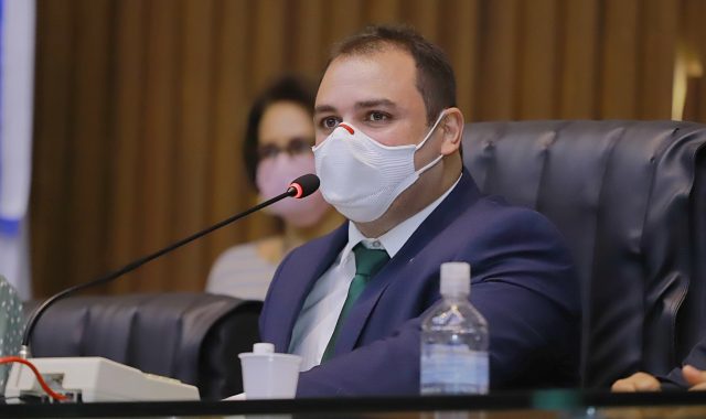 05 Dep. Roberto Cidade Aprovadas emendas do presidente Roberto Cidade aI LDO que beneficiam PM Bombeiros Mulheres e Agricultores 640x380 1