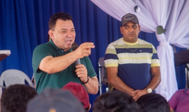 02 Dep. Deputado Tony Medeiros viabiliza a arraisa para pescadores do Careiro da VaI rzea 640x380 1