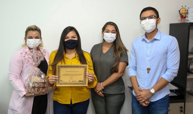 08 Dep. Joana Darc recebe honraria por ser uma das maiores doadoras de leite humano da maternidade Balbina Mestrinho 640x380 1