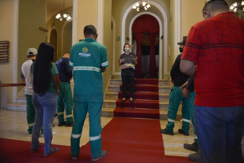 visita teatro trabalhando a liberdade 1 1024x684 1