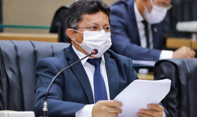 01 Dep. Sinesio Campos Aleam aprova PEC que altera e direciona a Politica Energetica do Amazonas 640x380 1