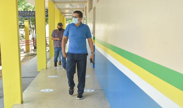 10 Dep. JoaI o Luiz visita obras de duas escolas no Alvorada durante o ponto facultativo 640x380 1