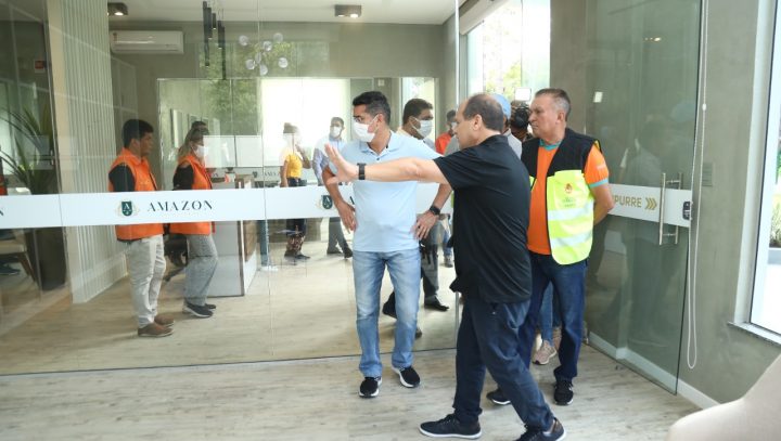 Prefeito David Almeida visita novo crematorio e estuda parceria com o Municipio2 720x407 1