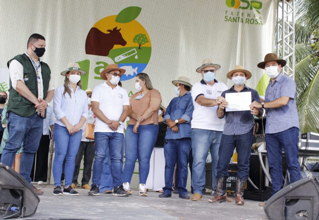 1a Feira de Agronegocios da Fazenda Santa Rosa 2 1024x707 1