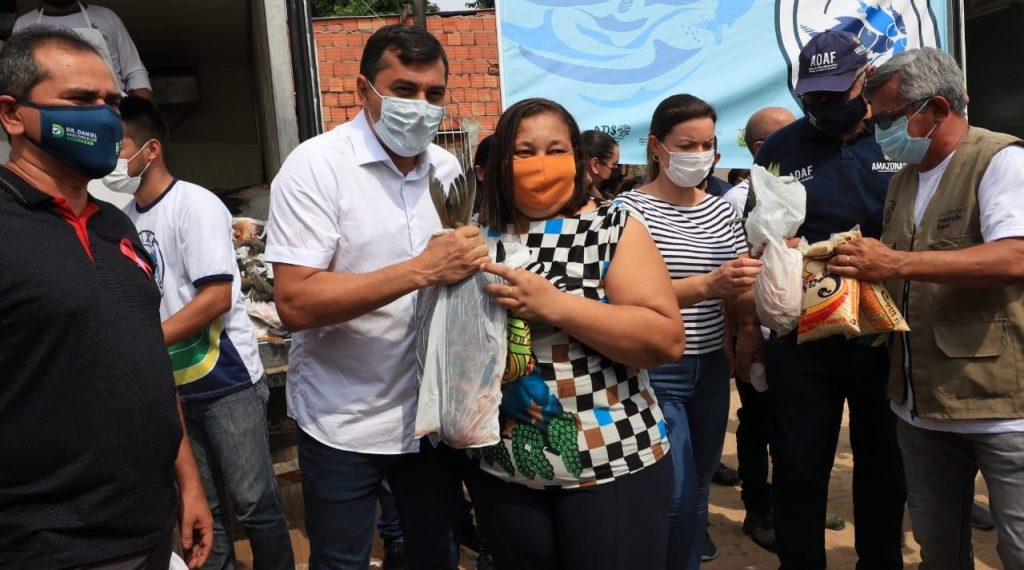 Peixe no Prato Solid&aacute;rio': Governador Wilson Lima entrega 6 toneladas de  peixe para fam&iacute;lias no Jorge