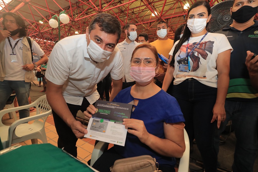Governador Wilson Lima acompanha entrega do Auxilio Estadual permanente 2 Foto Diego Peres Secom 1