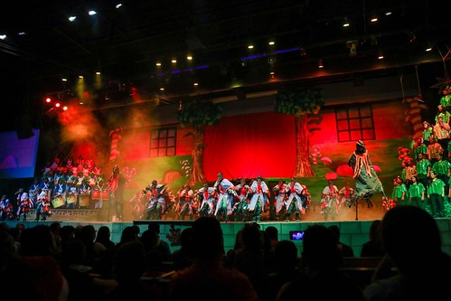 Informe Manaus - Prefeito David Almeida prestigia peça natalina 'Um Sonho  de Natal'