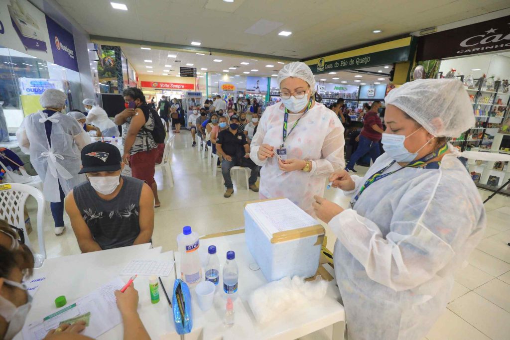 Vacinacao nos supermercados FOTO Arthur Castro Secom 1 1024x683 1