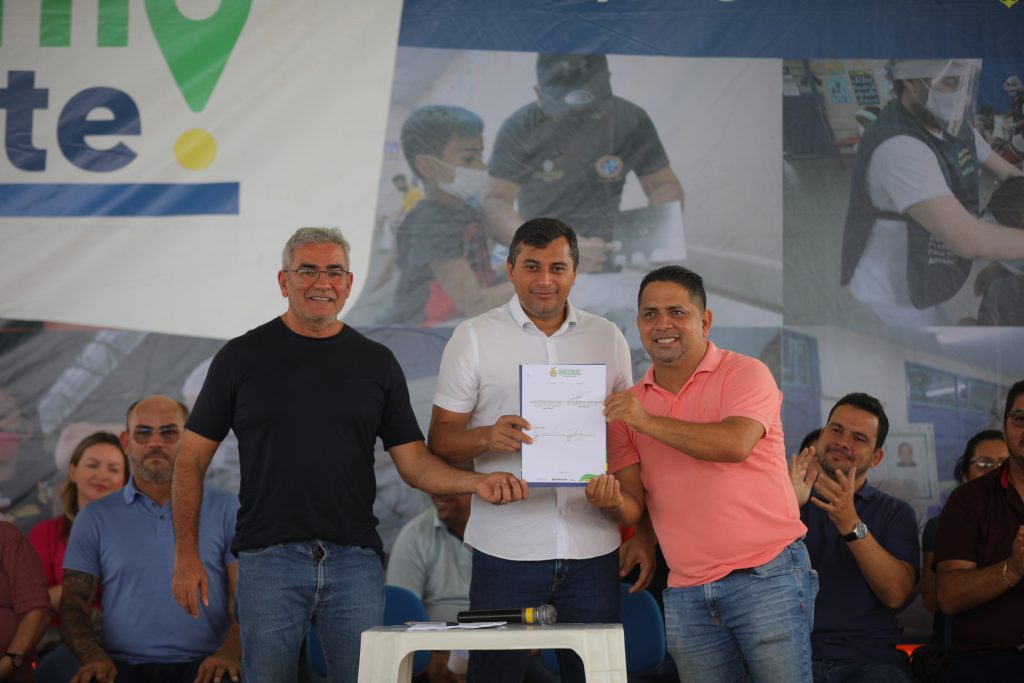 Wilson Lima e prefeito de Uricurituba assinam convenio para obras Foto Tacio Melo Secom 1024x683 1