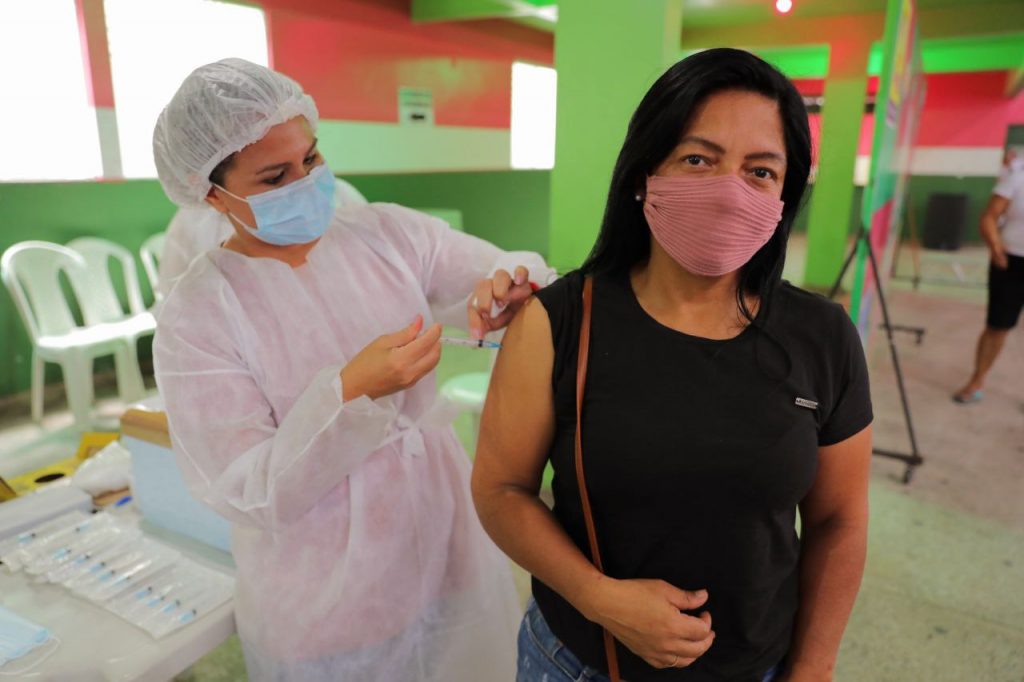 Vacina Amazonas FOTO RODRIGO SANTOS SES AM 7 1 1024x682 1