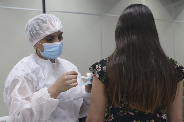 Vacina FVS RCP QUEZIA PINHEIRO 1 600x400 1