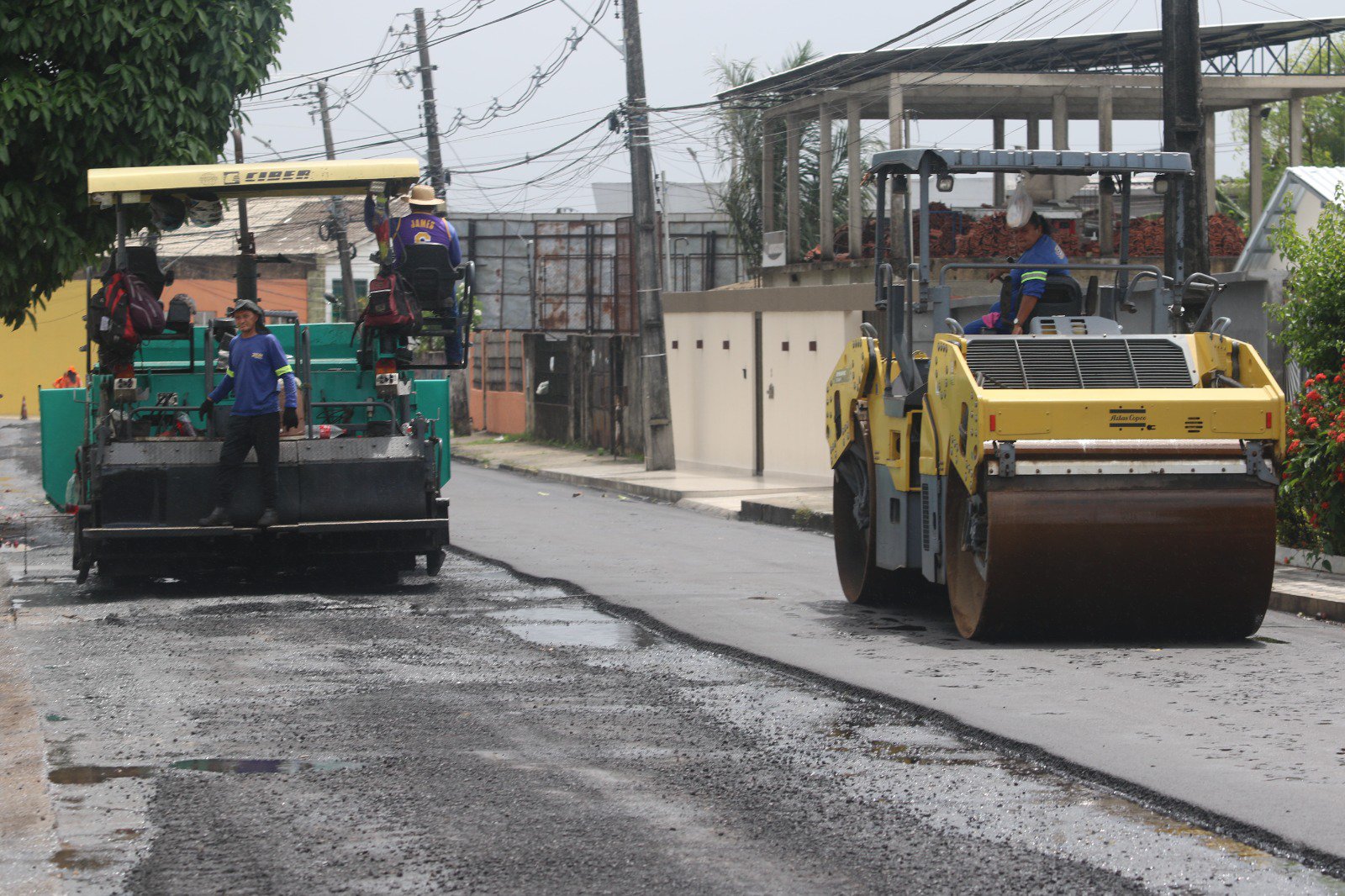 Prefeitura de Manaus conclui servicos de recapeamento asfaltico em vias do conjunto Campos Eliseos 2