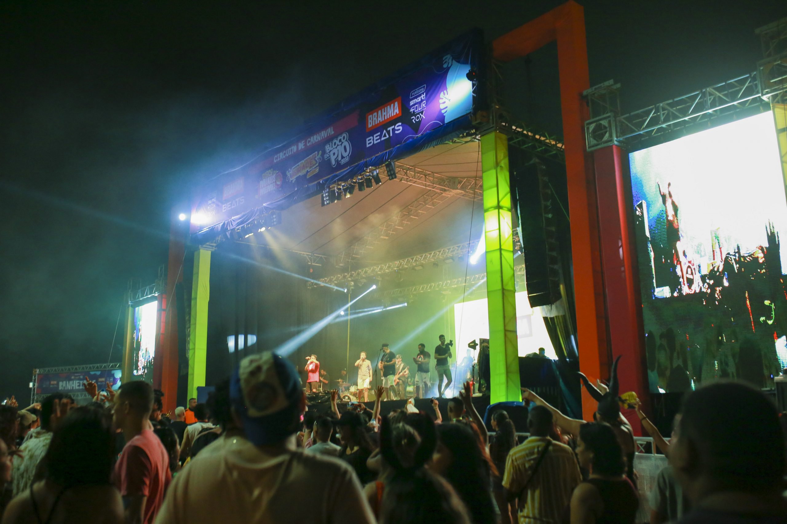 Carnaval de Manaus 2023 Mais de 100 mil folioes vao as ruas para curtir o domingo de Carnaval 3 scaled 1