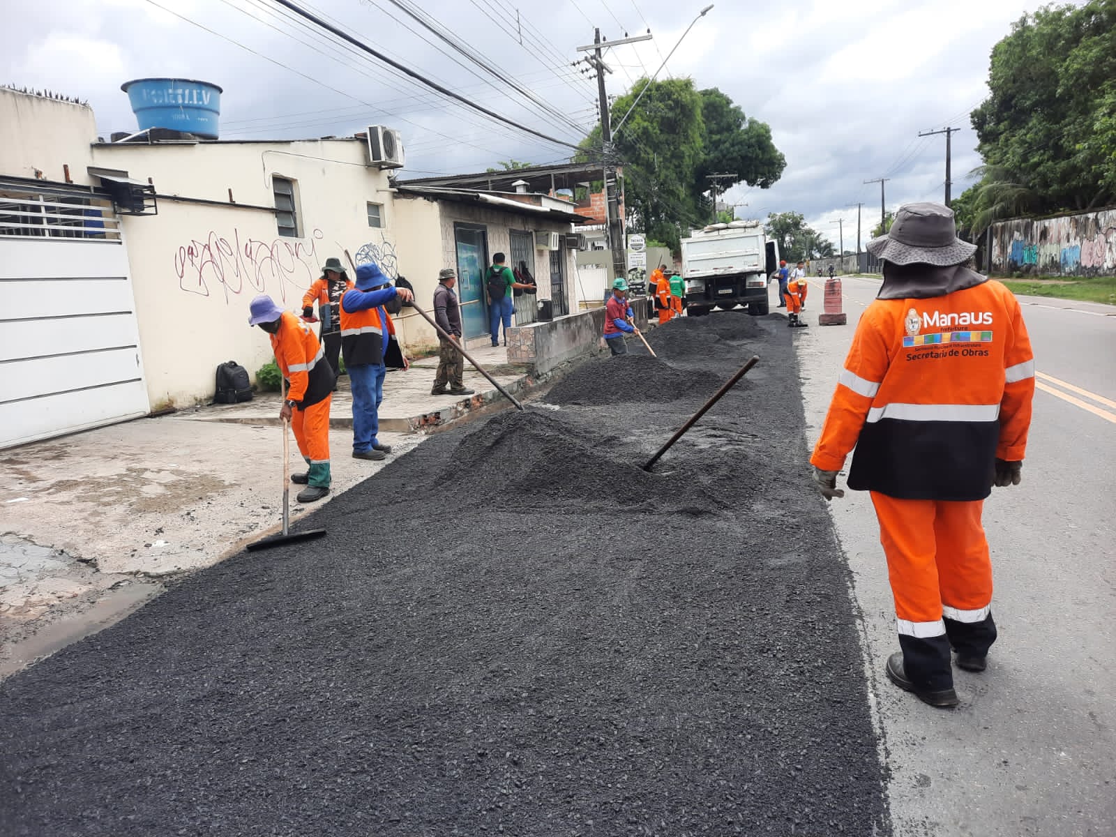 Em uma semana Prefeitura de Manaus recupera 90 ruas com trabalhos de recuperacao asfaltica