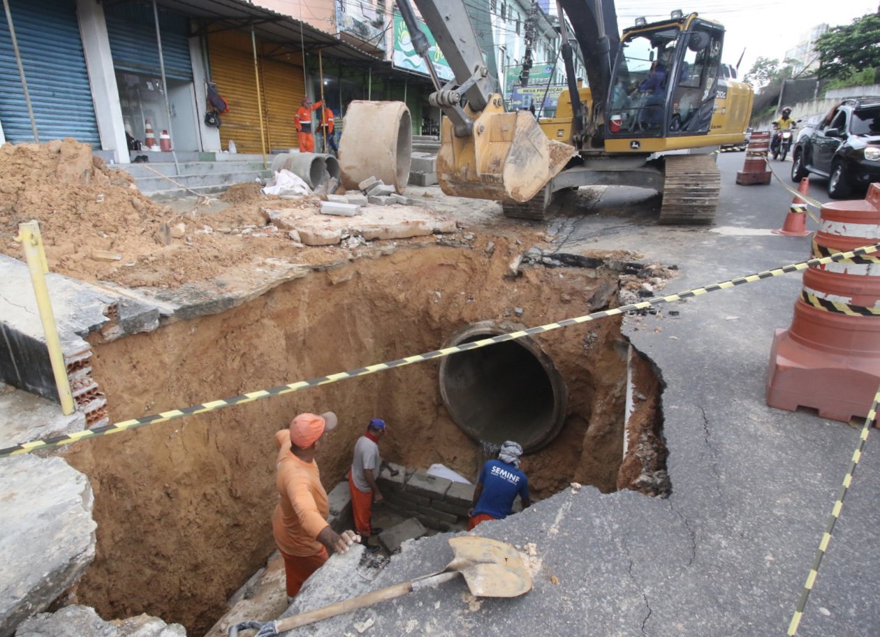 Obras emergenciais da Prefeitura de Manaus na avenida Desembargador Joao Machado seguem em ritmo acelerado 2