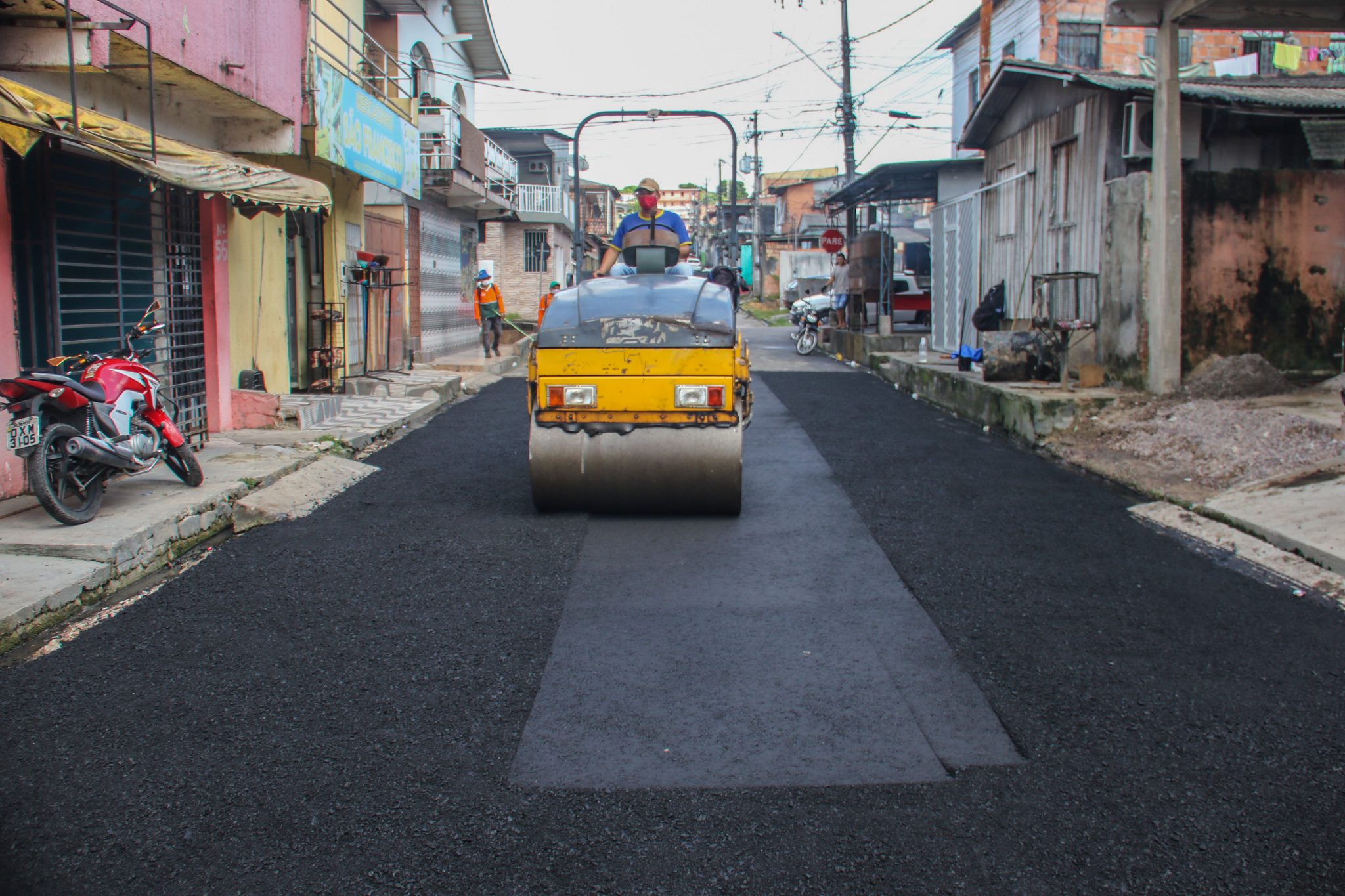 Prefeitura de Manaus anuncia retomada dos trabalhos de recuperacao de vias no bairro Japiim 2048x1365 1