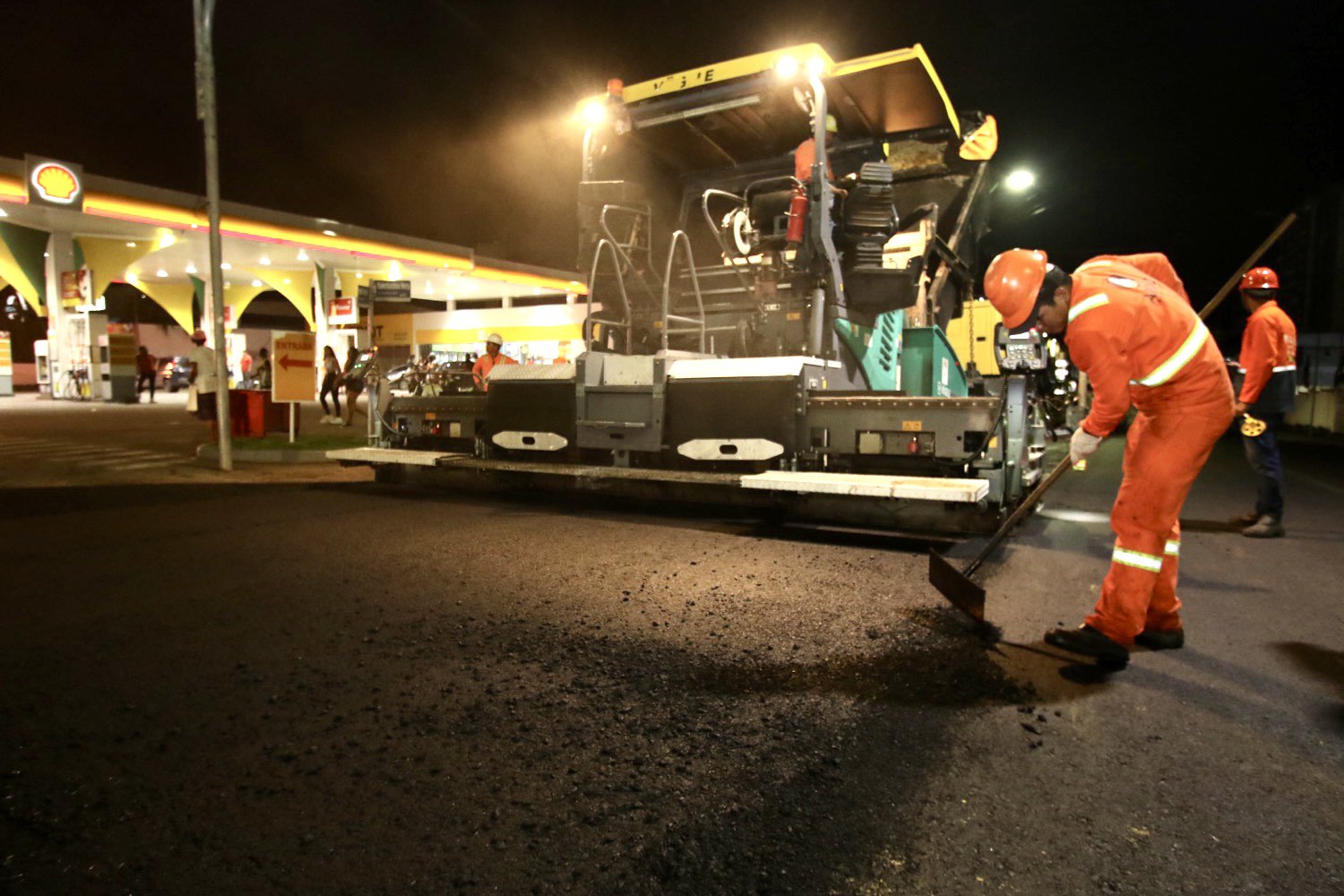 Prefeitura de Manaus finaliza recapeamento de trecho da avenida Djalma Batista na madrugada desta sexta feira