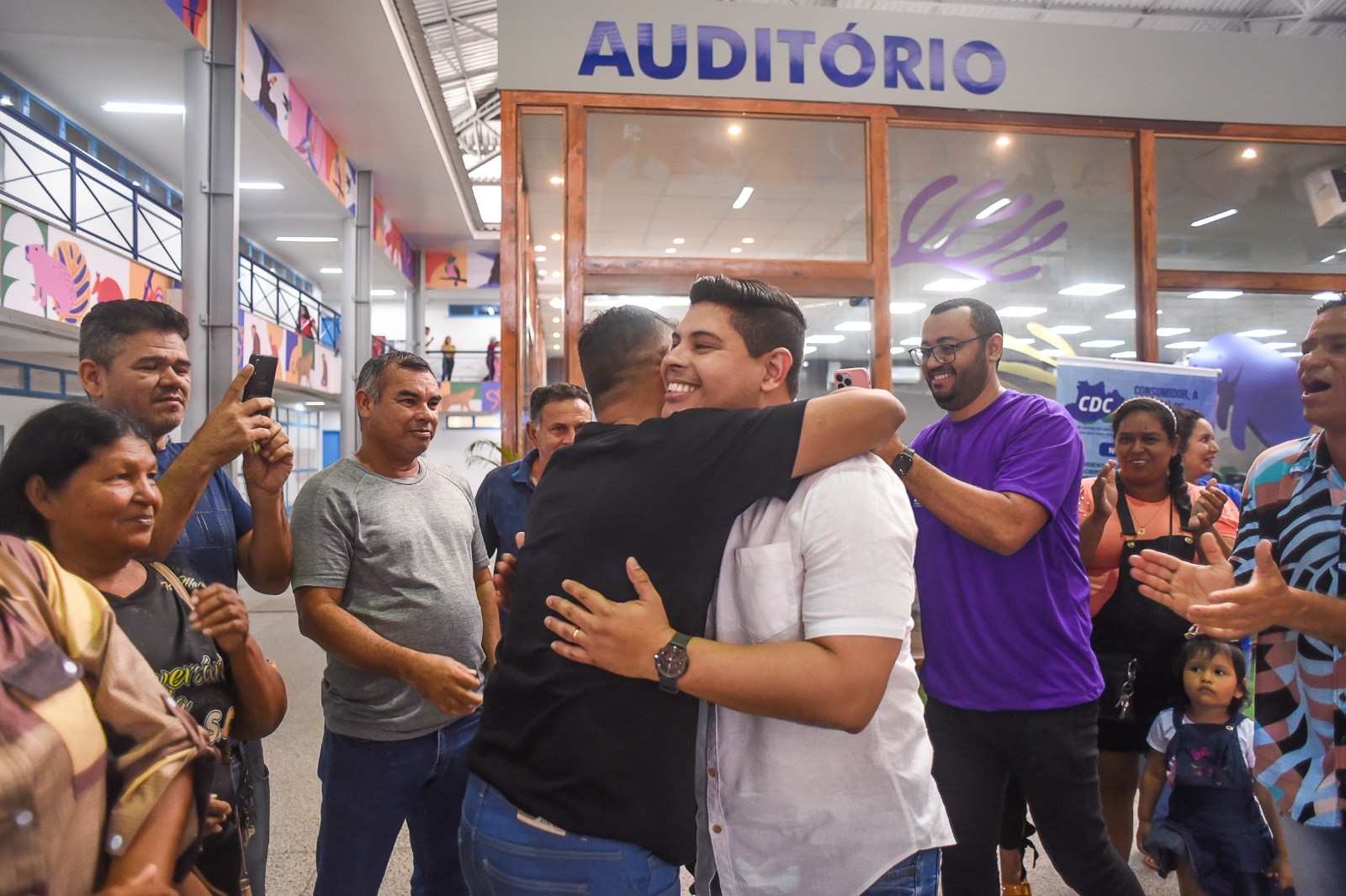 04 Dep. MaCC81rio CeCC81sar Filho atende mais de 500 pessoas na04 1a Caravana do Consumidor na zona Leste de Manaus