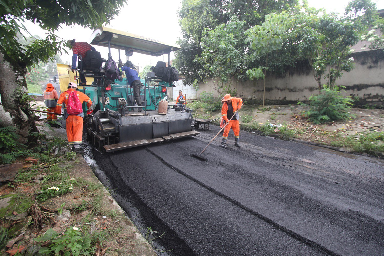 E28098Asfalta Manaus chega a mais de 80 ruas do bairro Alvorada