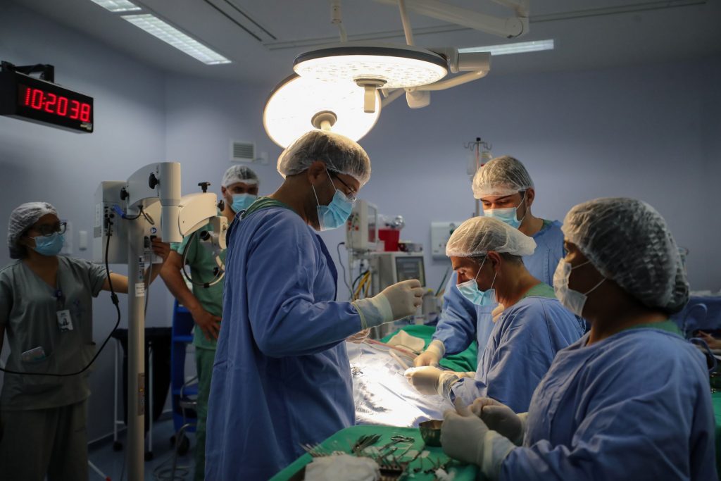 Hospital Delphina Aziz realiza implante coclear inedito pela rede publica de saude do Amazonas 5 Foto Lucas Silva Secom 1 1024x683 1