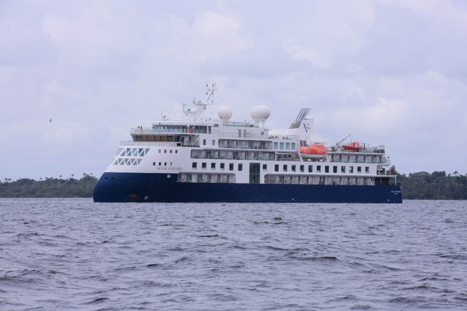 Navio Cruzeiro Ocean Explorer 1