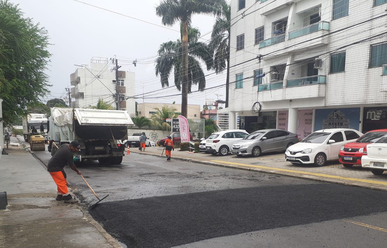 Prefeitura de Manaus avanca com recuperacao asfaltica e entrega oito ruas recuperadas na zona Sul