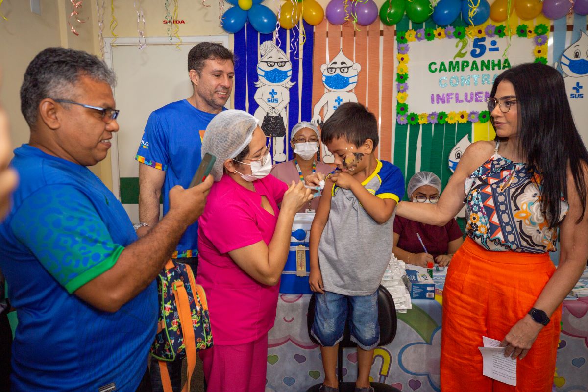 Prefeitura de Manaus comeca a ofertar a vacina contra a influenza para grupos prioritarios 1
