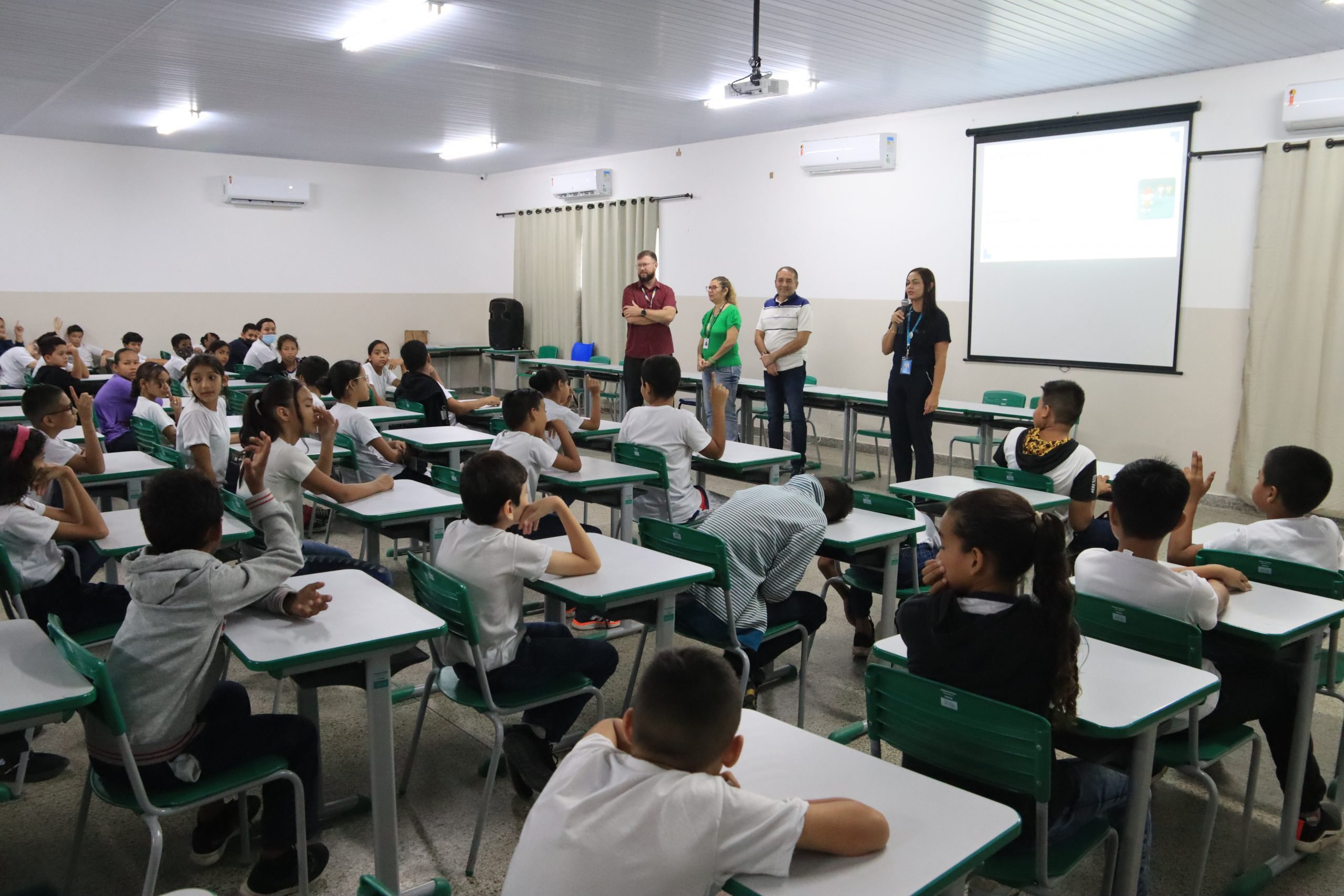 Prefeitura de Manaus realiza abertura da Campanha Municipal de Combate ao Bullying em escola na zona Norte 1 scaled 1