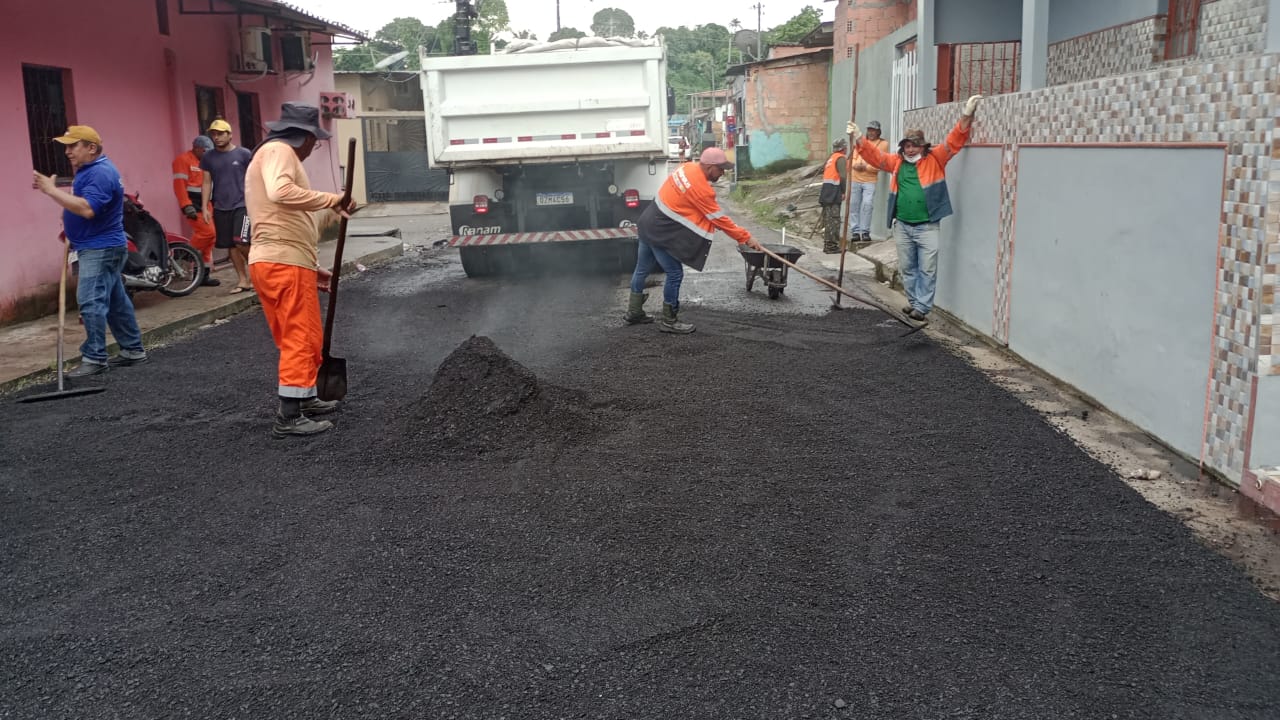Prefeitura de Manaus realiza manutencao viaria em ruas da zona Norte