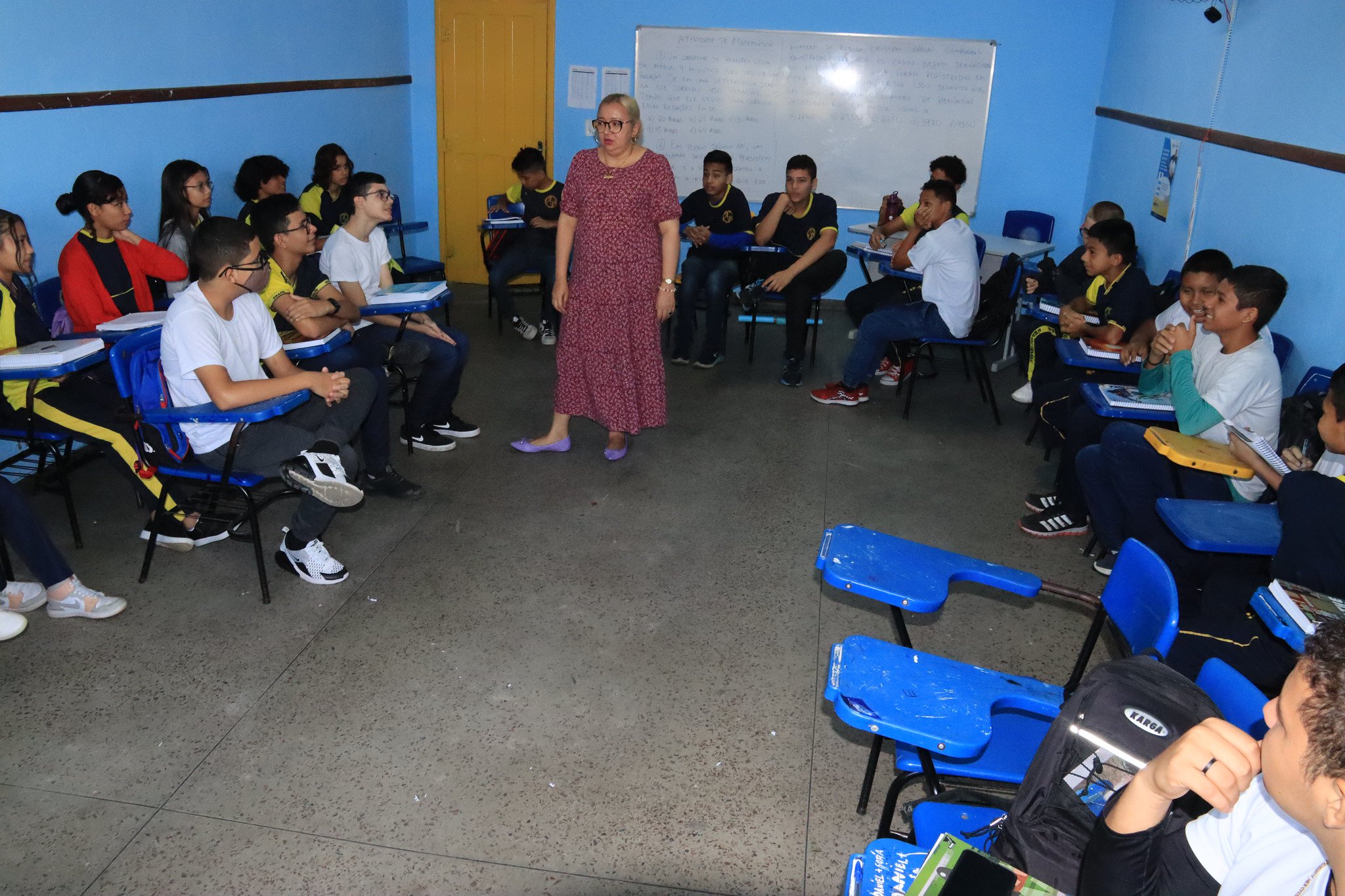 Prefeitura de Manaus realiza roda de conversa de combate ao bullying em escola municipal