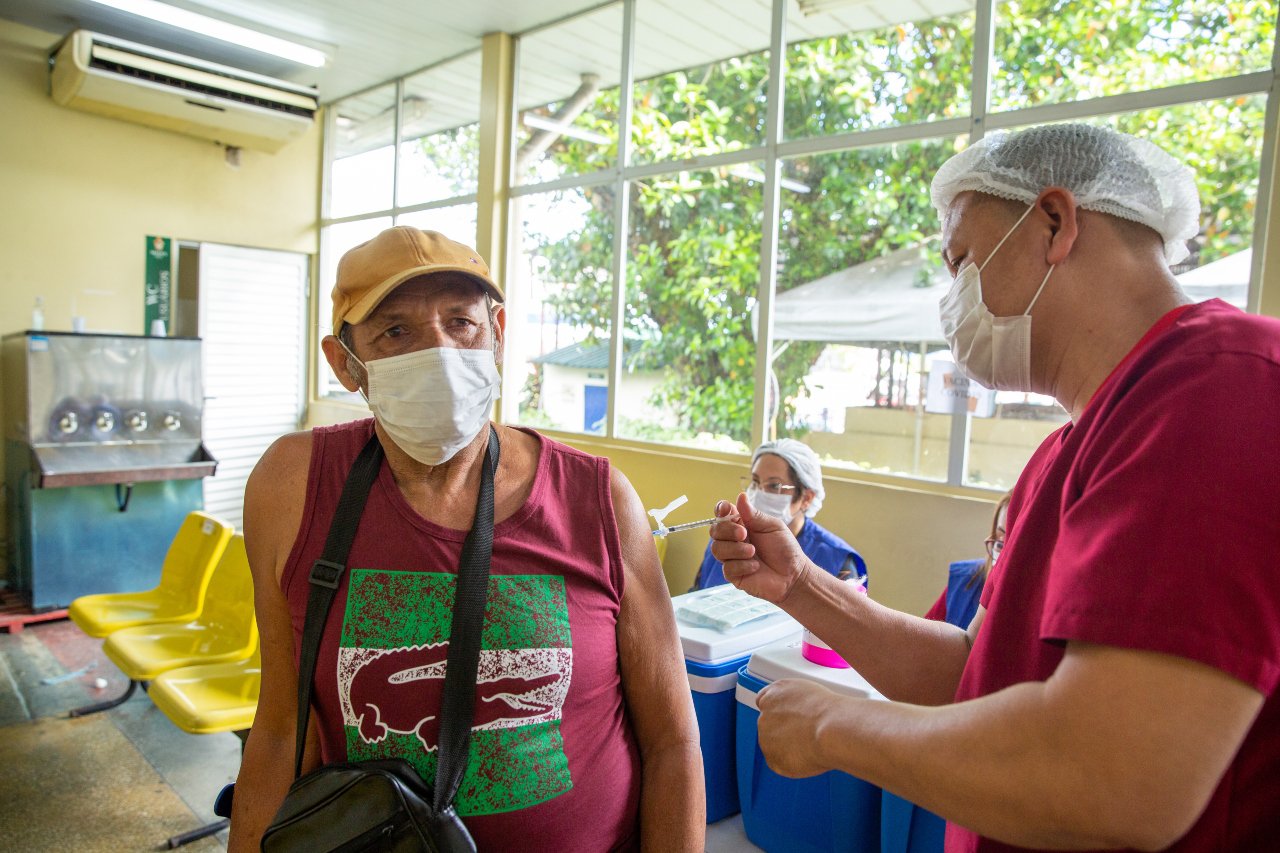 VACINACAO CONTRA A COVID19 SEMSA MANAUS 4