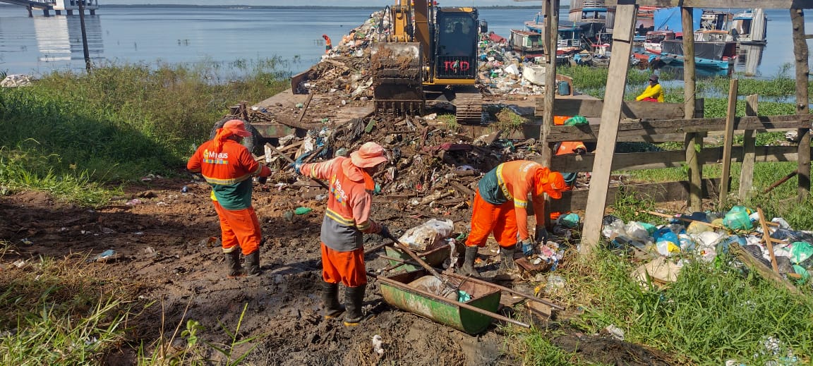 Comunidade Meu Bem Meu Mal no bairro Compensa recebe acao de limpeza da Prefeitura de Manaus 5