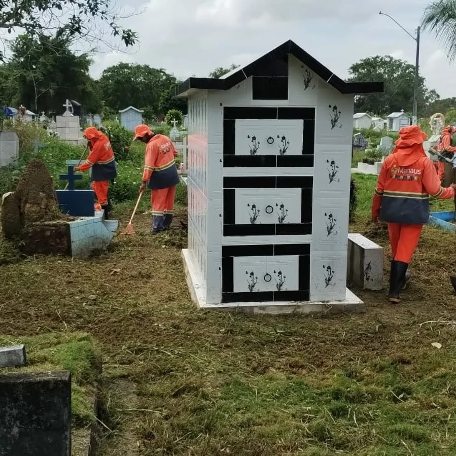 Prefeitura de Manaus realiza uma grande acao de limpeza no cemiterio Nossa Senhora Aparecida nesta sexta feira 214 2