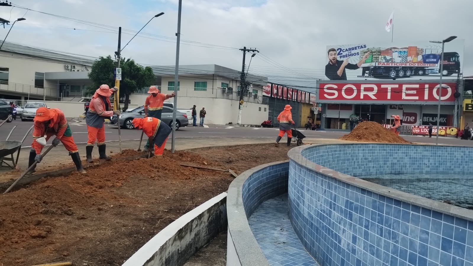 Obra de revitalizacao da rotatoria do Mindu 2