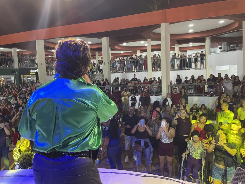 Informe Manaus Ap S Noite Do Bolero Casa De Praia Recebe Elymar Santos