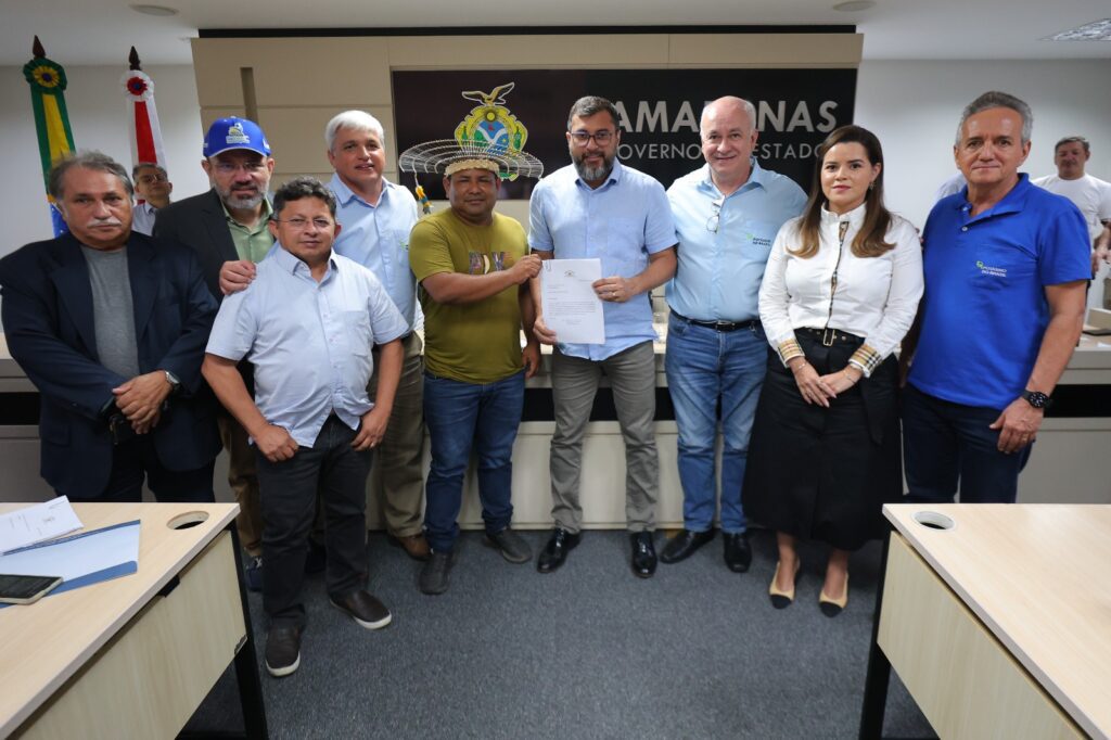 Em reuniao com o governador Wilson Lima liderancas Mura manifestam apoio a exploracao do potassio em Autazes Foto Diego Peres Secom3 1024x682 1