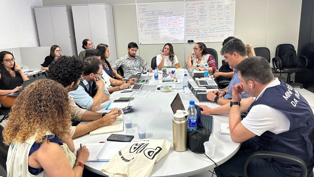 Vigilância em Saúde do Amazonas avança nas estratégias de prevenção a doenças em 2023 6 FVS RCP Visita tecnicas monitoramento Saude FOTO Anne Alves FVS RCP 3 1 1024x579 1