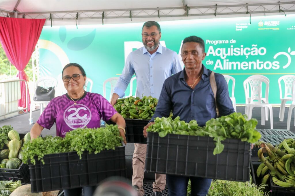 Wilson Lima entrega 80 toneladas de alimentos adquiridos da agricultura familiar a instituicoes que atendem 10 mil familias 6 Foto Mauro Neto Secom 1024x682 1