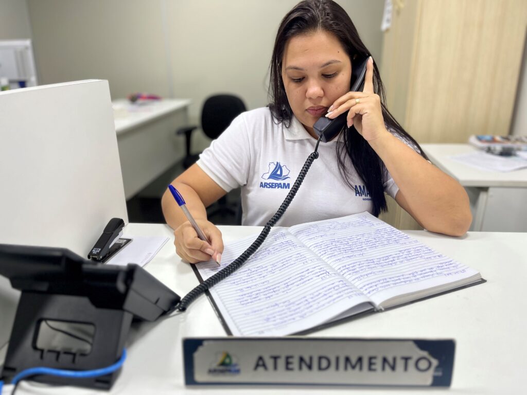 Arsepam 1 Servidora realizando atendimento na Ouvidoria da Arsepam 2023 1024x768 1