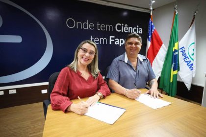 FAPEAM Fapeam firma parceria com a Semeec para levar PCE para rede municipal de ensino em Tefe