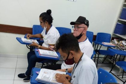 FUnATI Escolarizacao de Adultos 3 768x1024 1