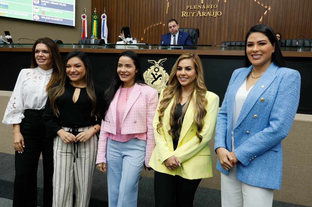 Parlamento estadual celebra os 92 anos do reconhecimento do voto feminino no Brasil Yb3PRV