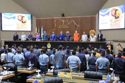 Cabo Maciel homenageia o Proerd pelos 22 anos de atuacao e destaca trabalho para fortalecer o Programa no Amazonas oBg6Li