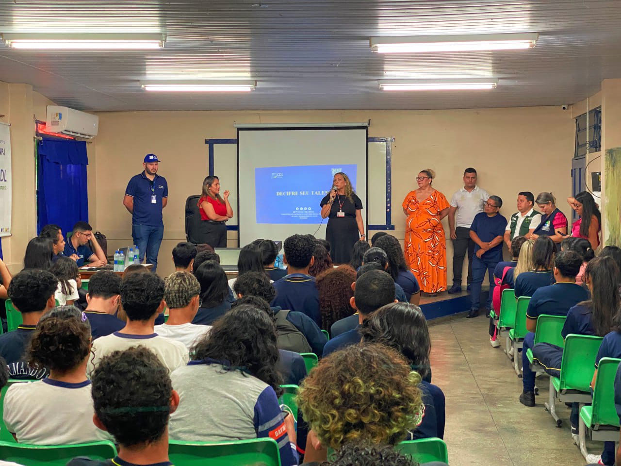 Proaj iniciativa do deputado Joao Luiz leva orientacoes e palestra para estudantes da Compensa sZ2Dp7