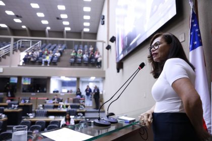 Sessao Plenaria da Aleam tem Cessao de Tempo com representante dos professores g29Dk9