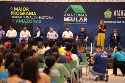 Debora Menezes acompanha governador Wilson Lima na liberacao de novas indenizacoes e reassentamentos Foto Daniel Nogueira 1024x683 J2AAE3